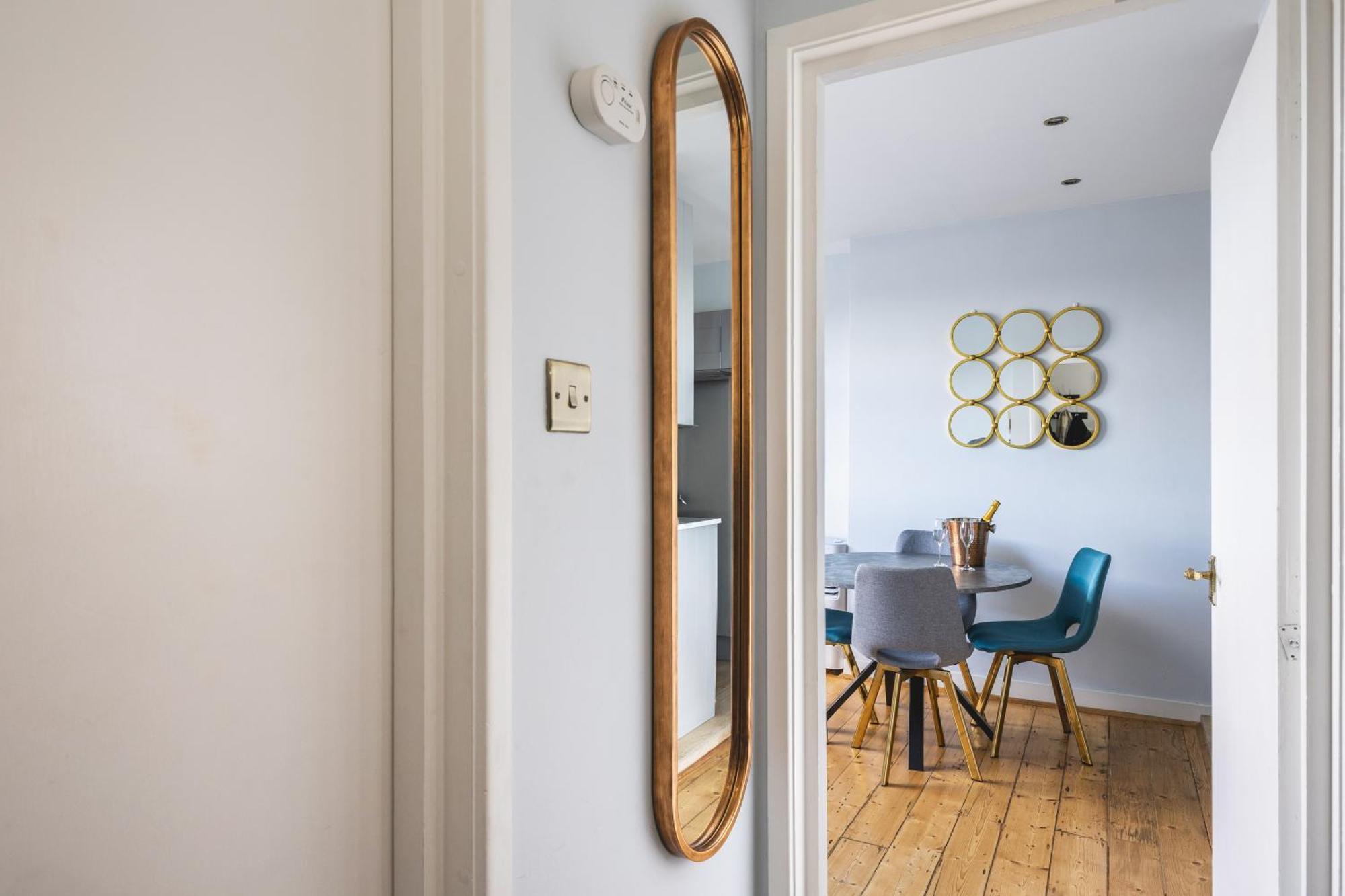 Luxurious 1-Bedroom Apartment In Kensington Лондон Екстериор снимка