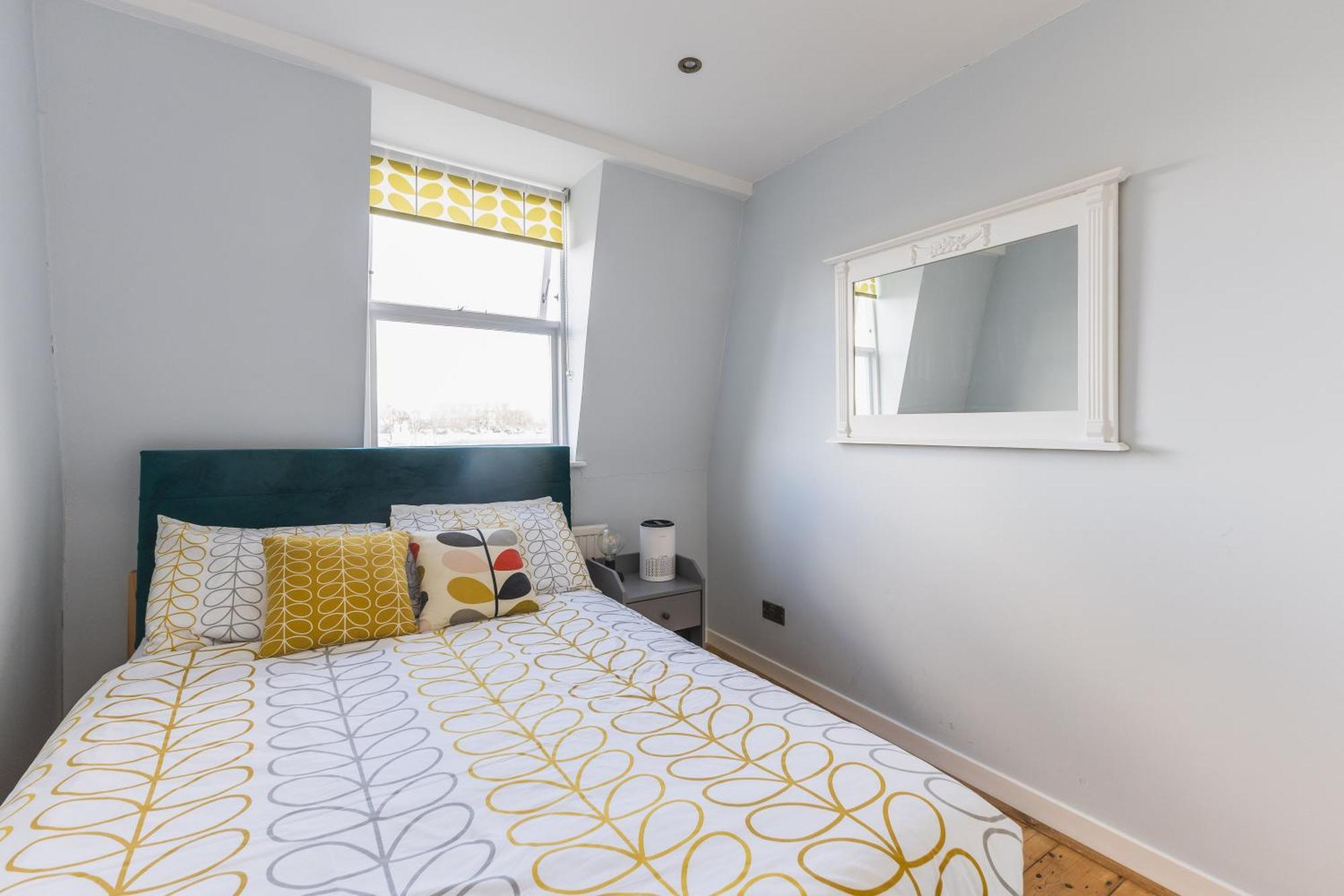 Luxurious 1-Bedroom Apartment In Kensington Лондон Екстериор снимка